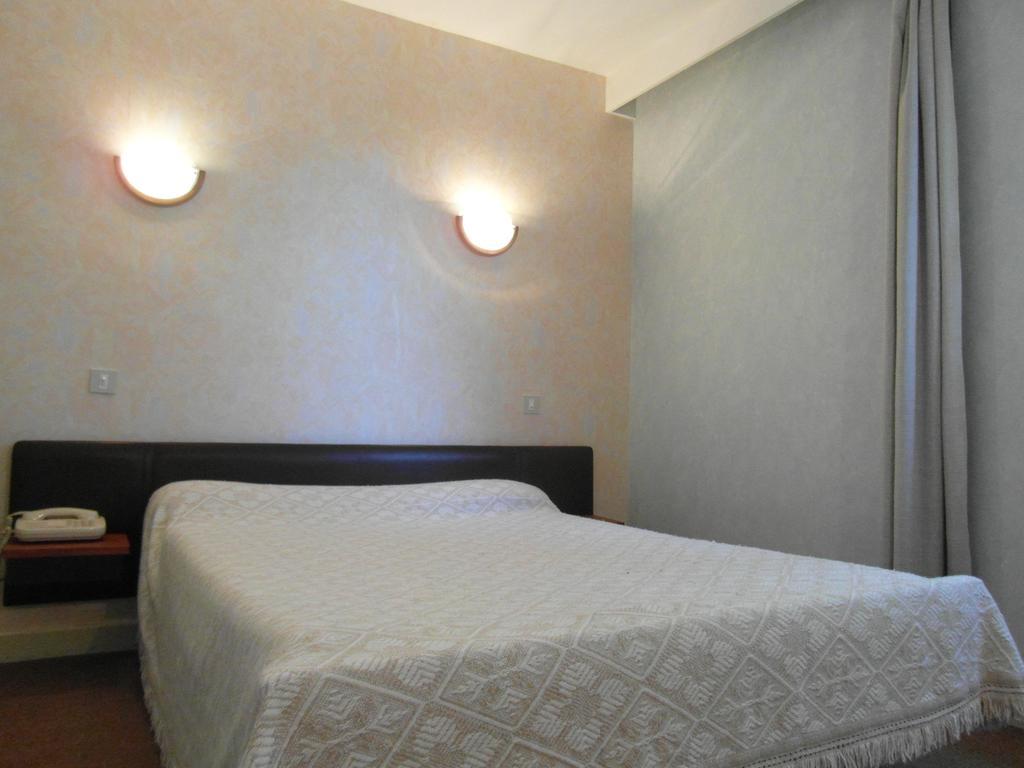 Maurs Hotel Restaurant Le Perigord חדר תמונה
